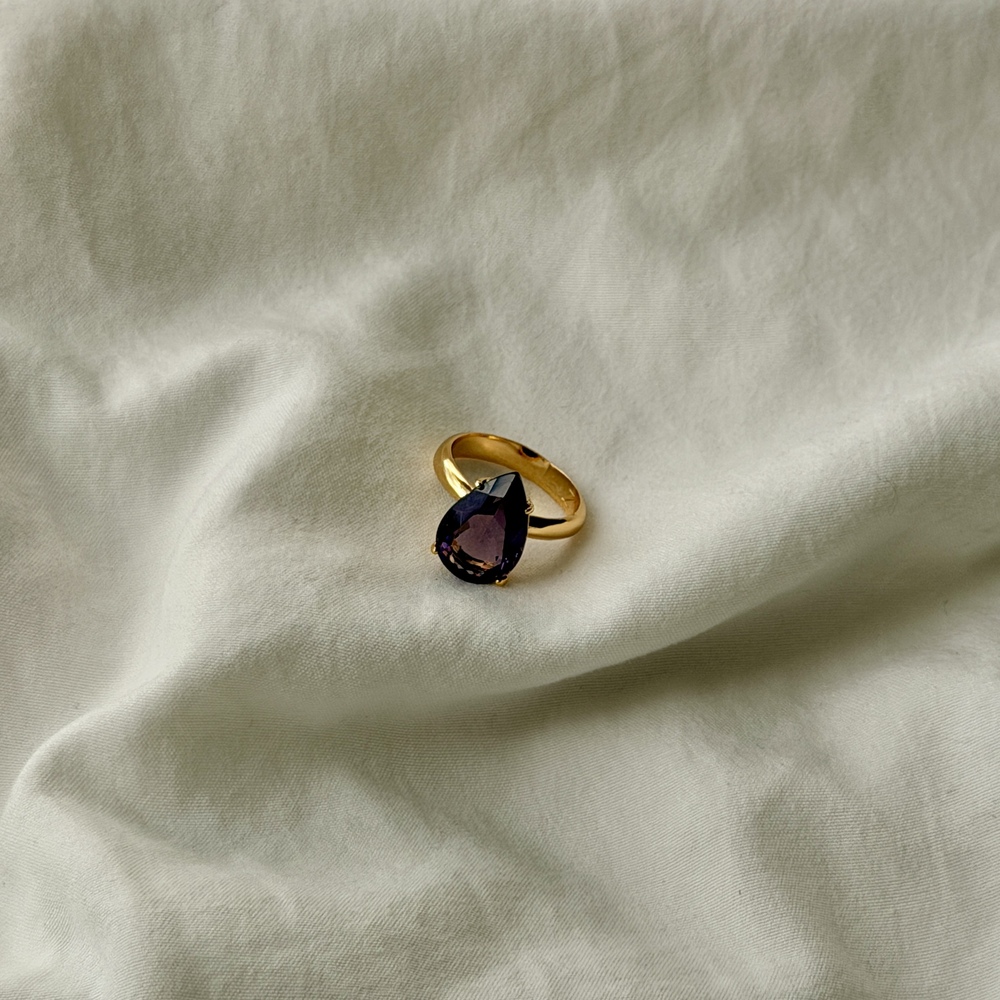 Pear Shape Travel Ring - 18k Gold - Reconstituted Amethyst